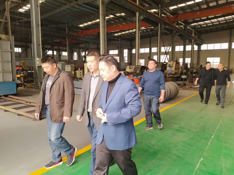 行業(yè)龍頭上海達(dá)克羅涂復(fù)工業(yè)有限公司張祝富